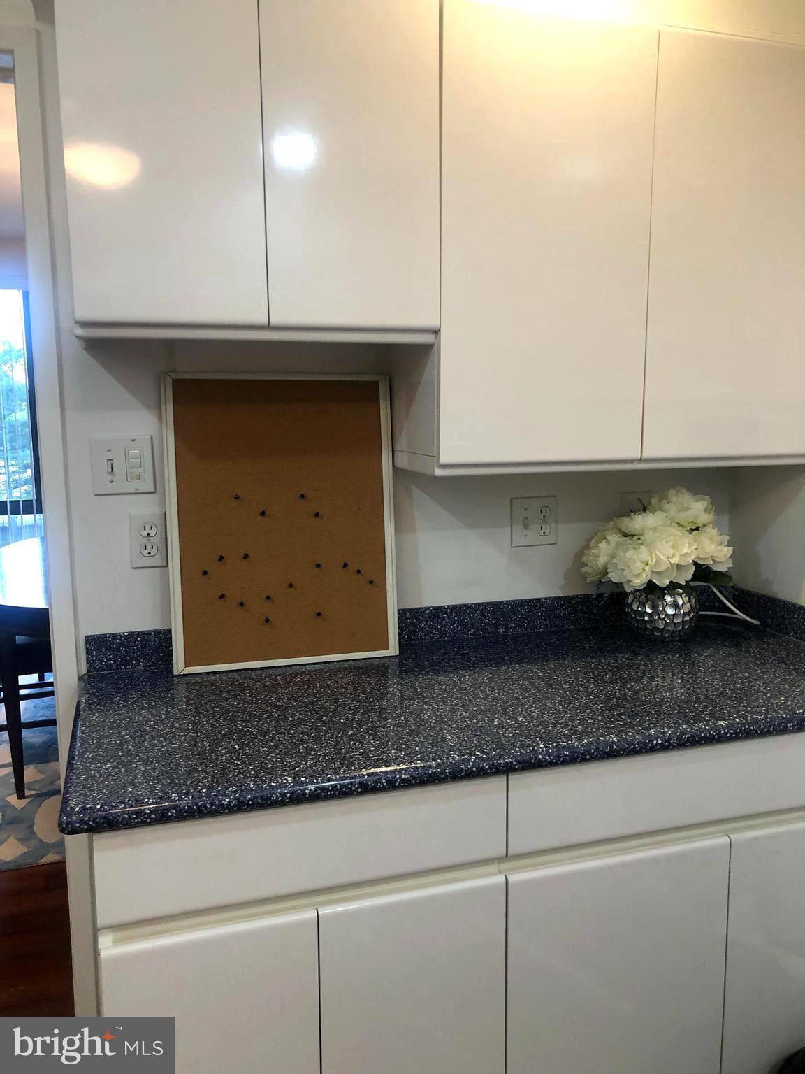 SUBURBAN OAKS - Residential