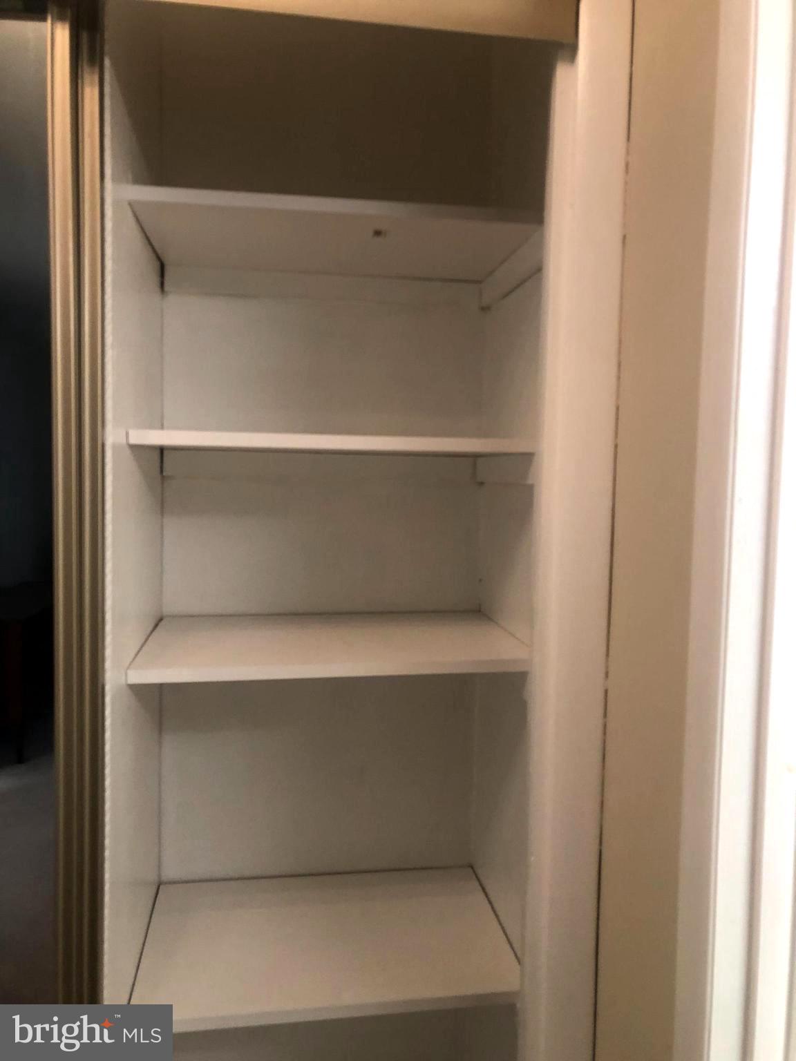 SUBURBAN OAKS - Residential