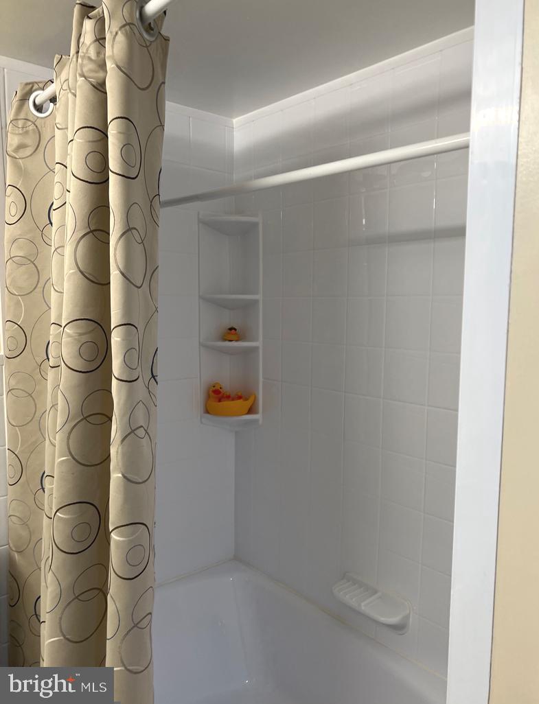 SUBURBAN OAKS - Residential