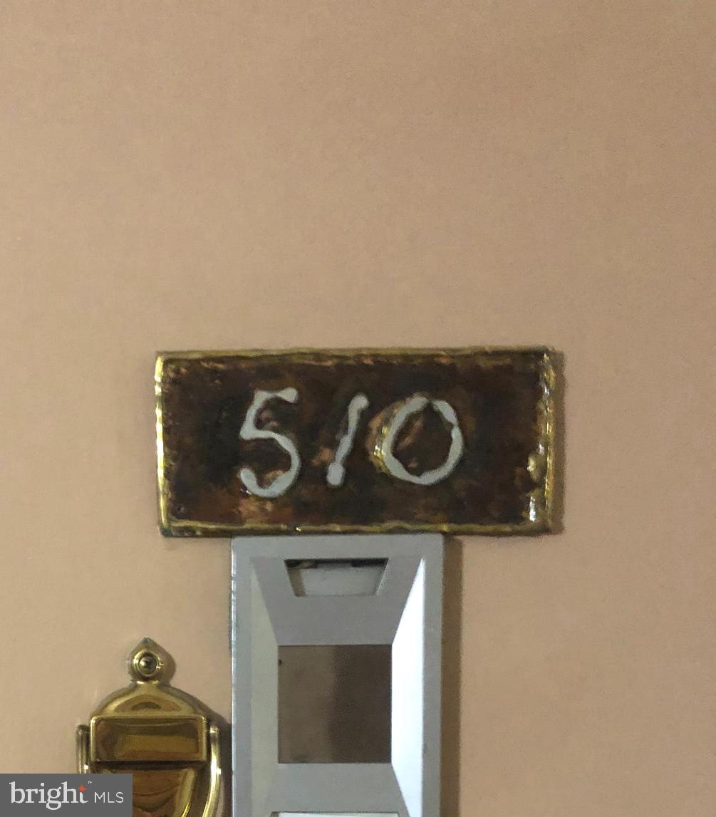 SUBURBAN OAKS - Residential