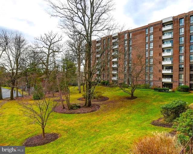 SUBURBAN OAKS - Residential