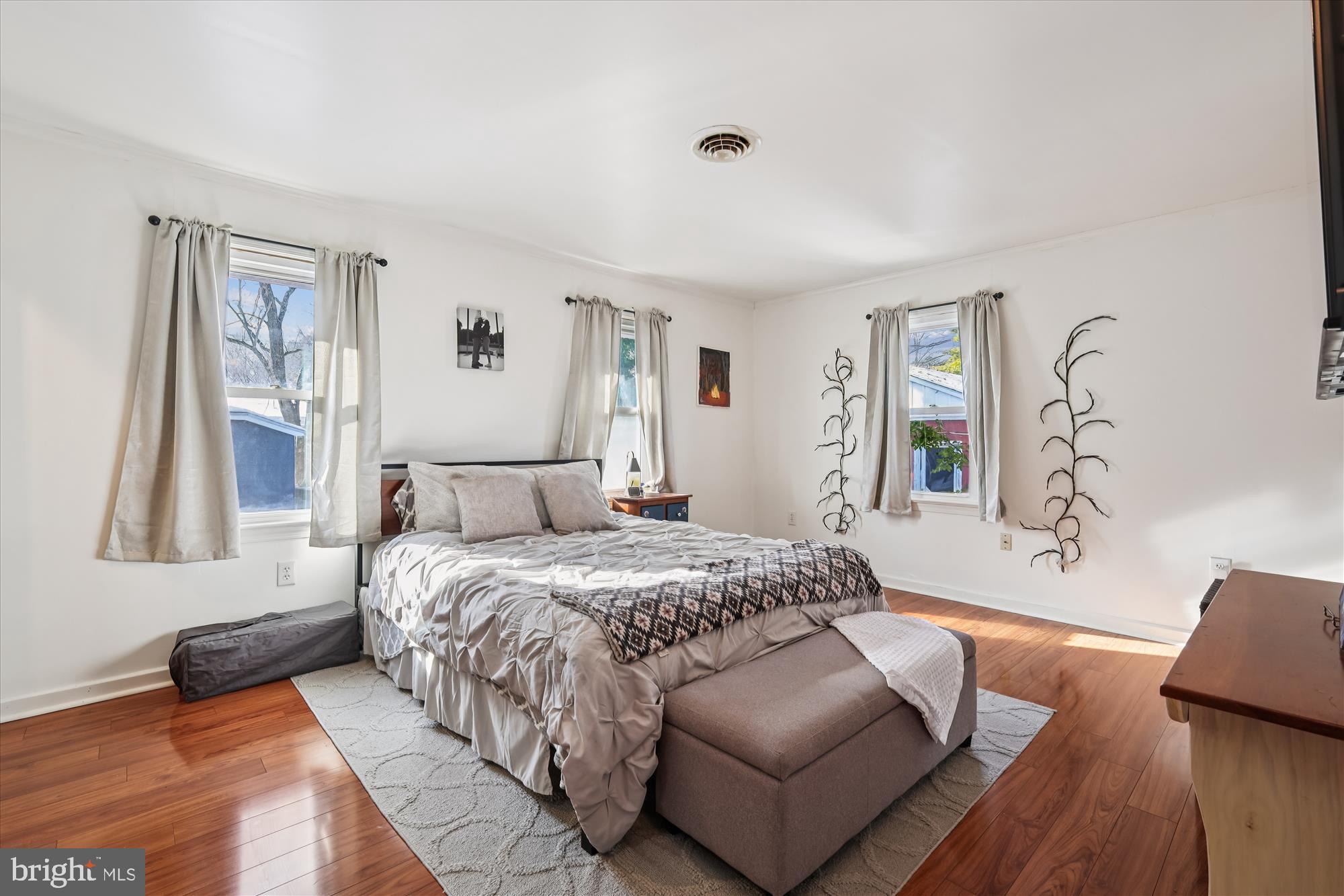 ROCK HALL - Residential