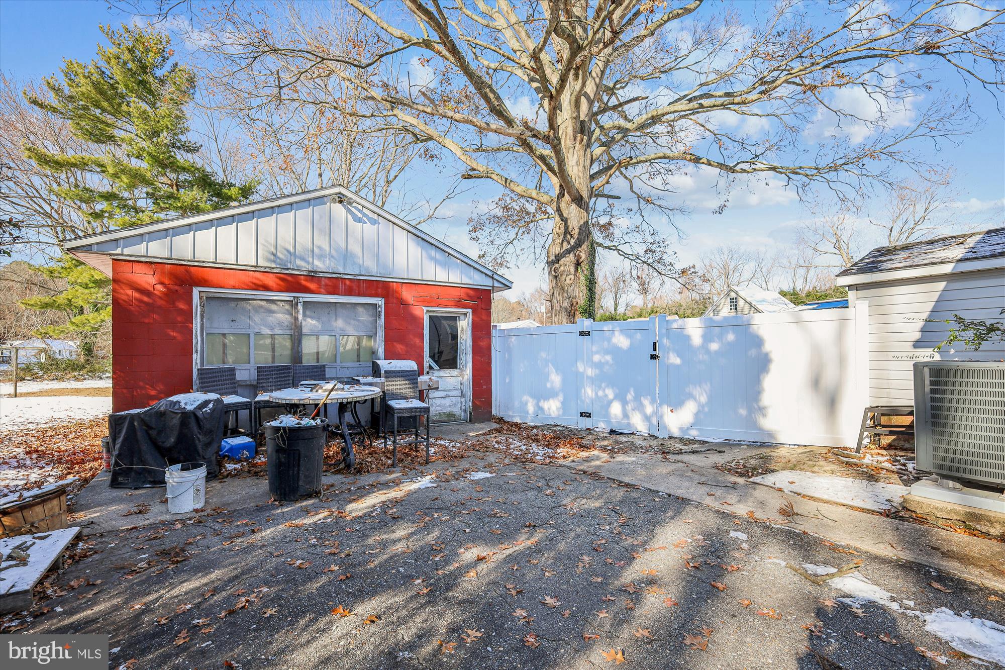 ROCK HALL - Residential