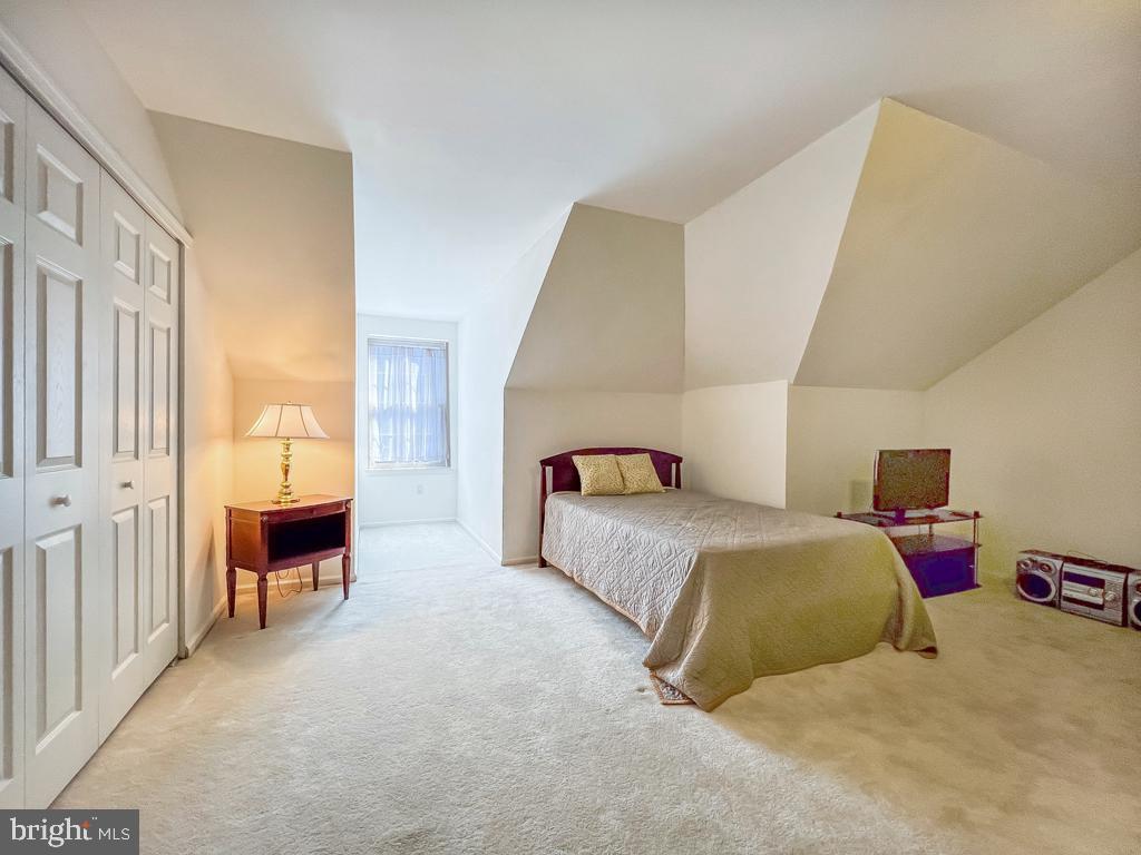 LANTERN HILL - Residential