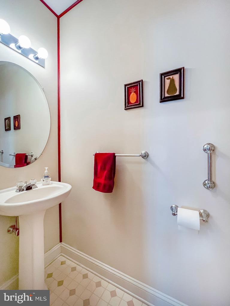 LANTERN HILL - Residential