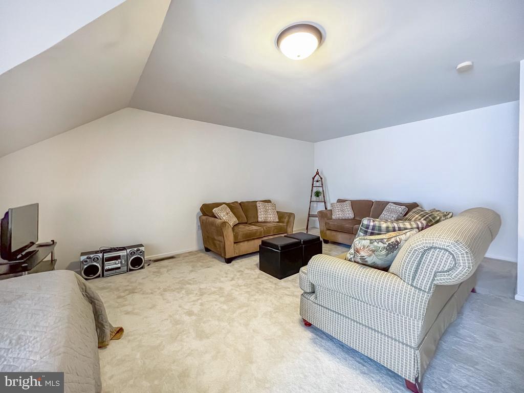 LANTERN HILL - Residential