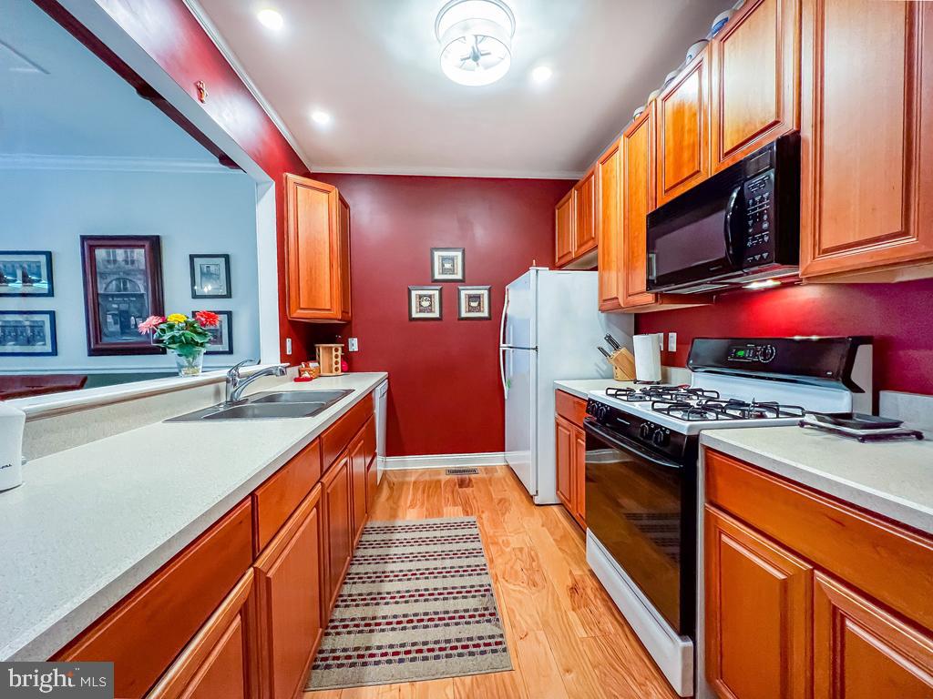 LANTERN HILL - Residential