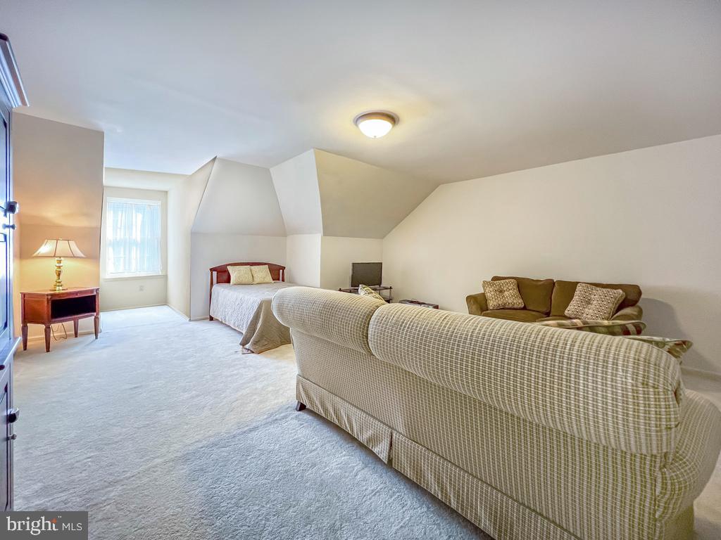 LANTERN HILL - Residential