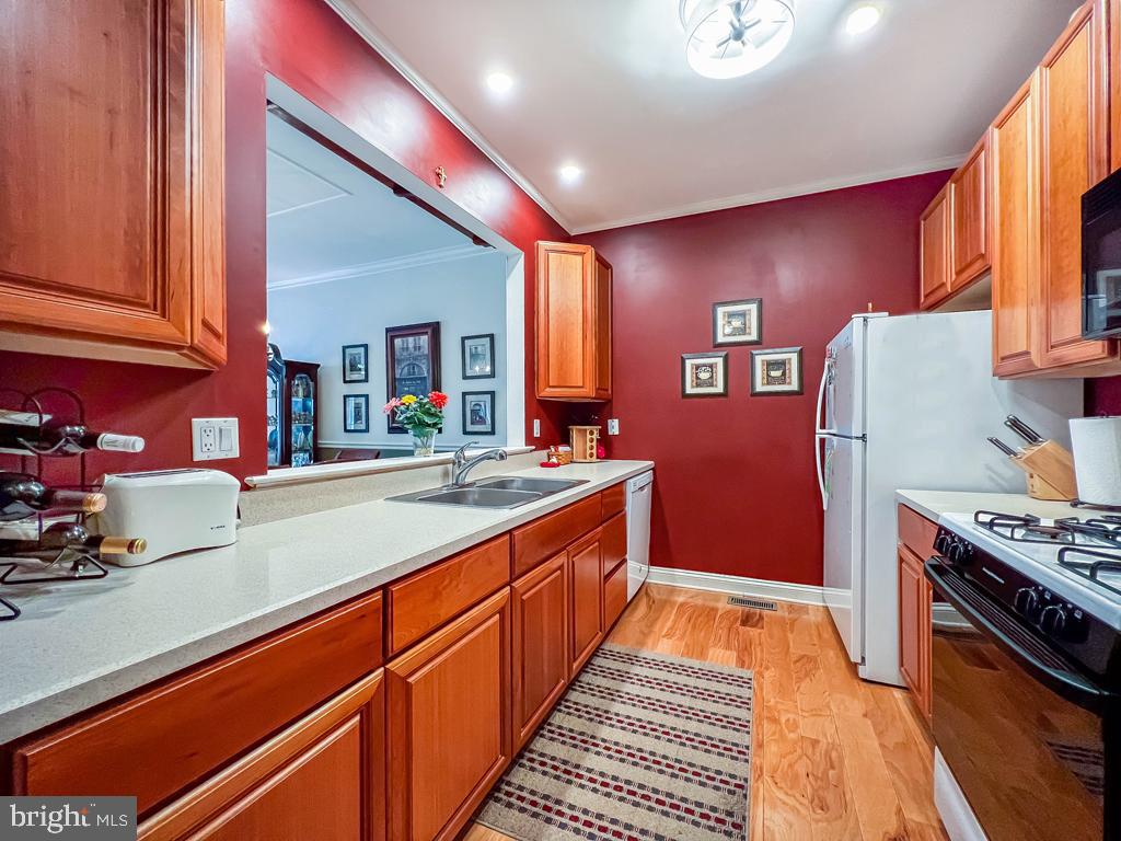 LANTERN HILL - Residential