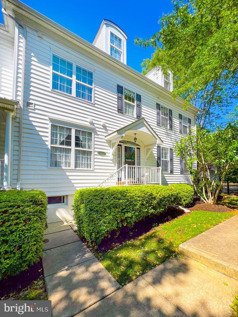 LANTERN HILL - Residential