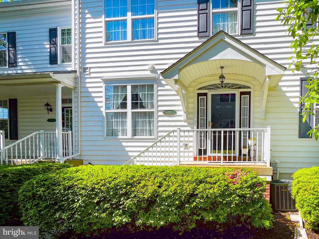 LANTERN HILL - Residential