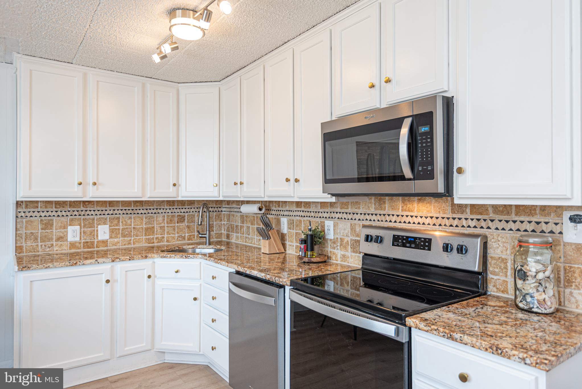 12 42ND STREET 303