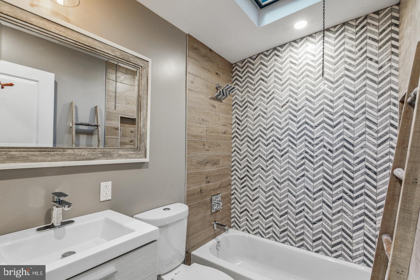 MANTUA - Residential