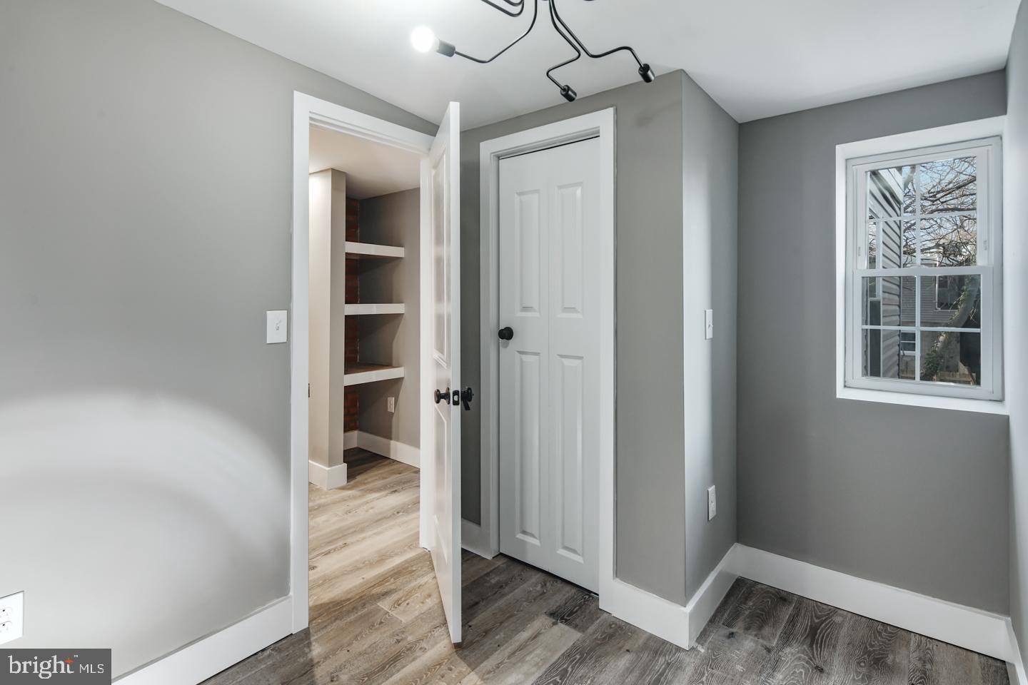 MANTUA - Residential