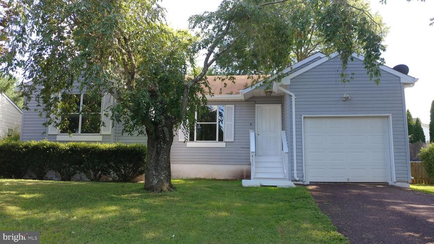 Located in a quiet cul-de-sac in walking distance of major local shopping centers. The private, fenced back yard is complete with a gazebo and a large rear deck.  Features a wet bar sink in the living room and a jacuzzi in the master bath.