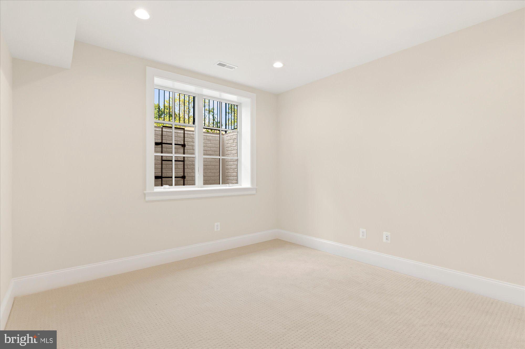 COUNTRY CLUB HILLS - Residential