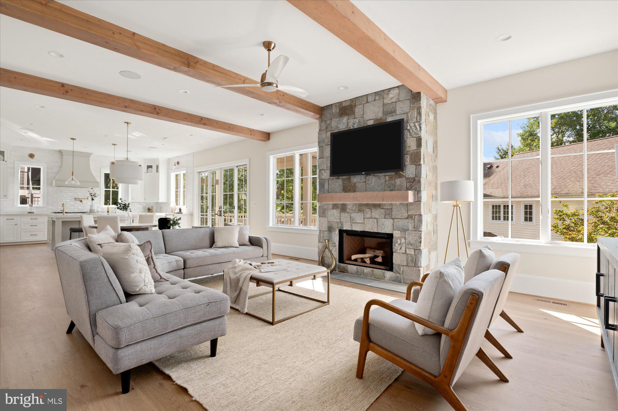 COUNTRY CLUB HILLS - Residential