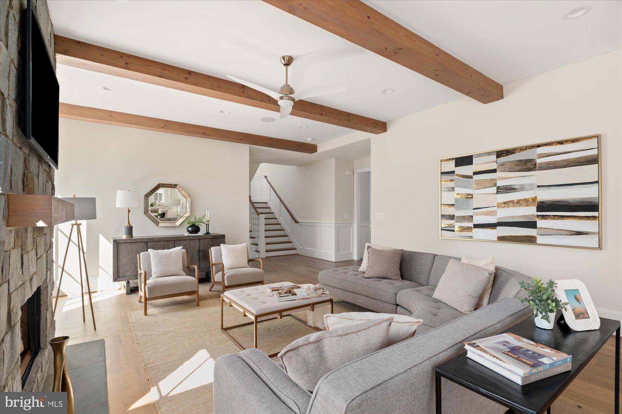 COUNTRY CLUB HILLS - Residential