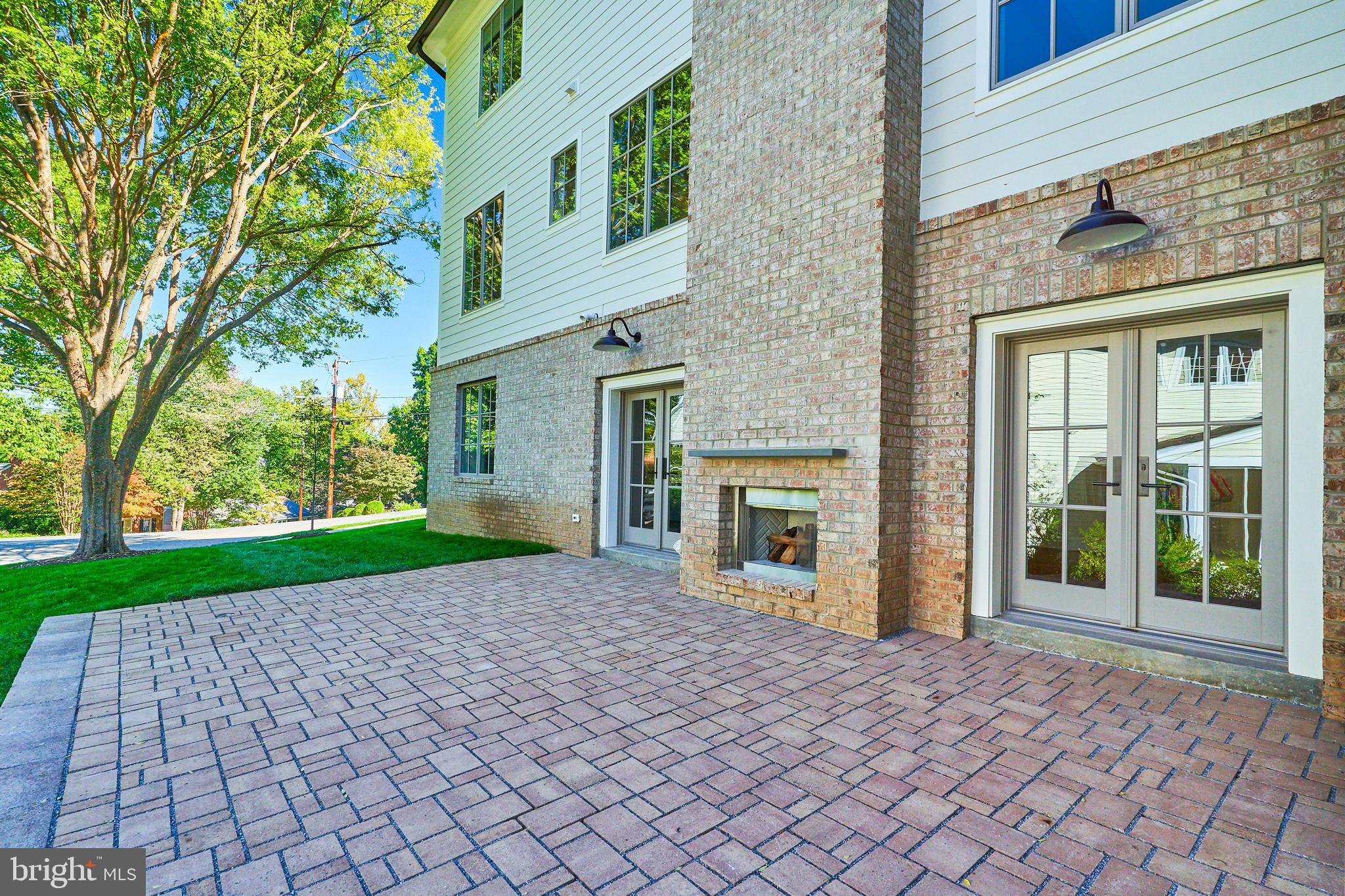 COUNTRY CLUB HILLS - Residential