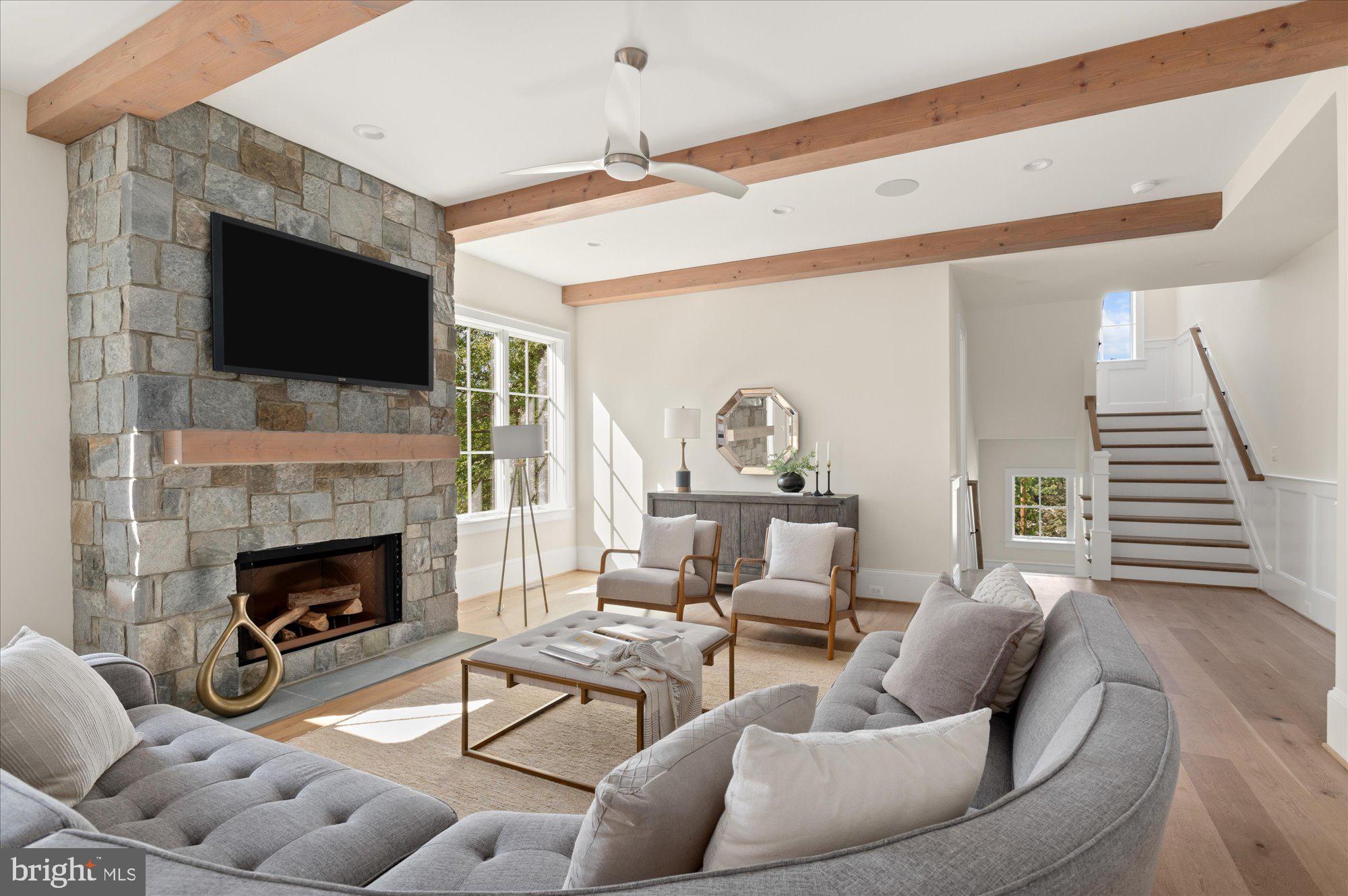 COUNTRY CLUB HILLS - Residential