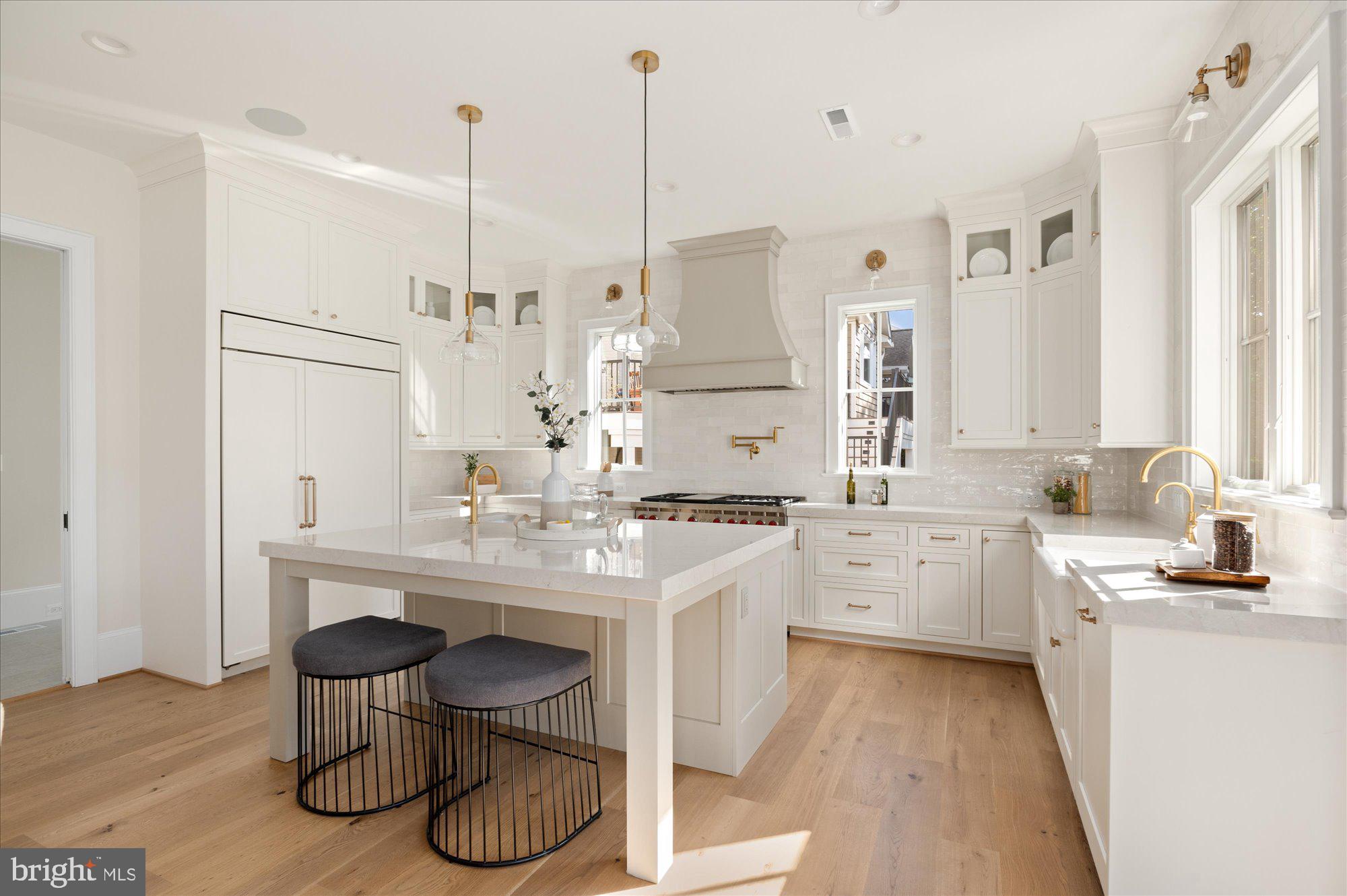 COUNTRY CLUB HILLS - Residential