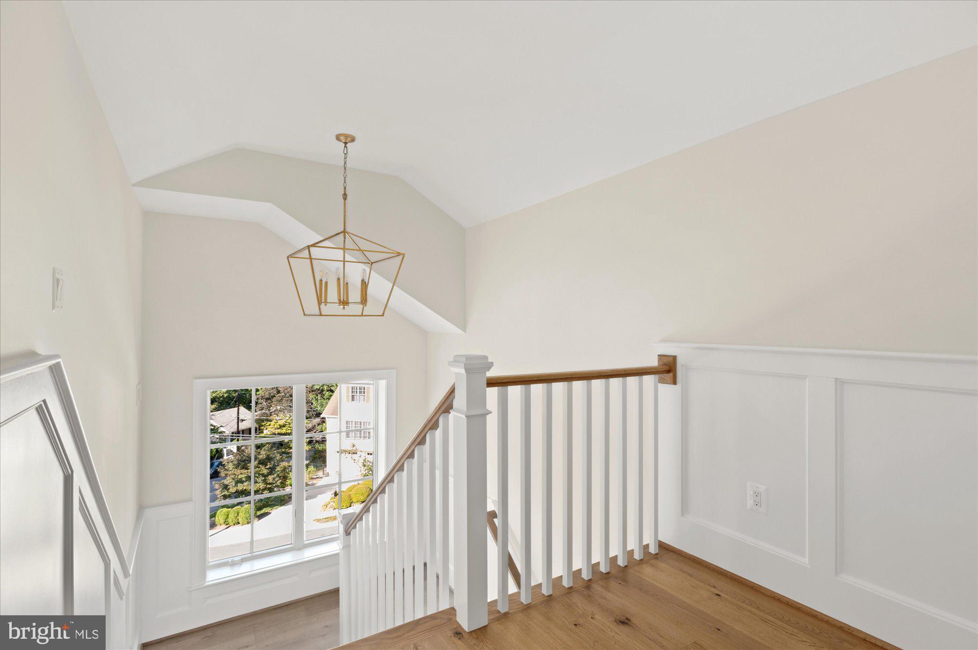 COUNTRY CLUB HILLS - Residential