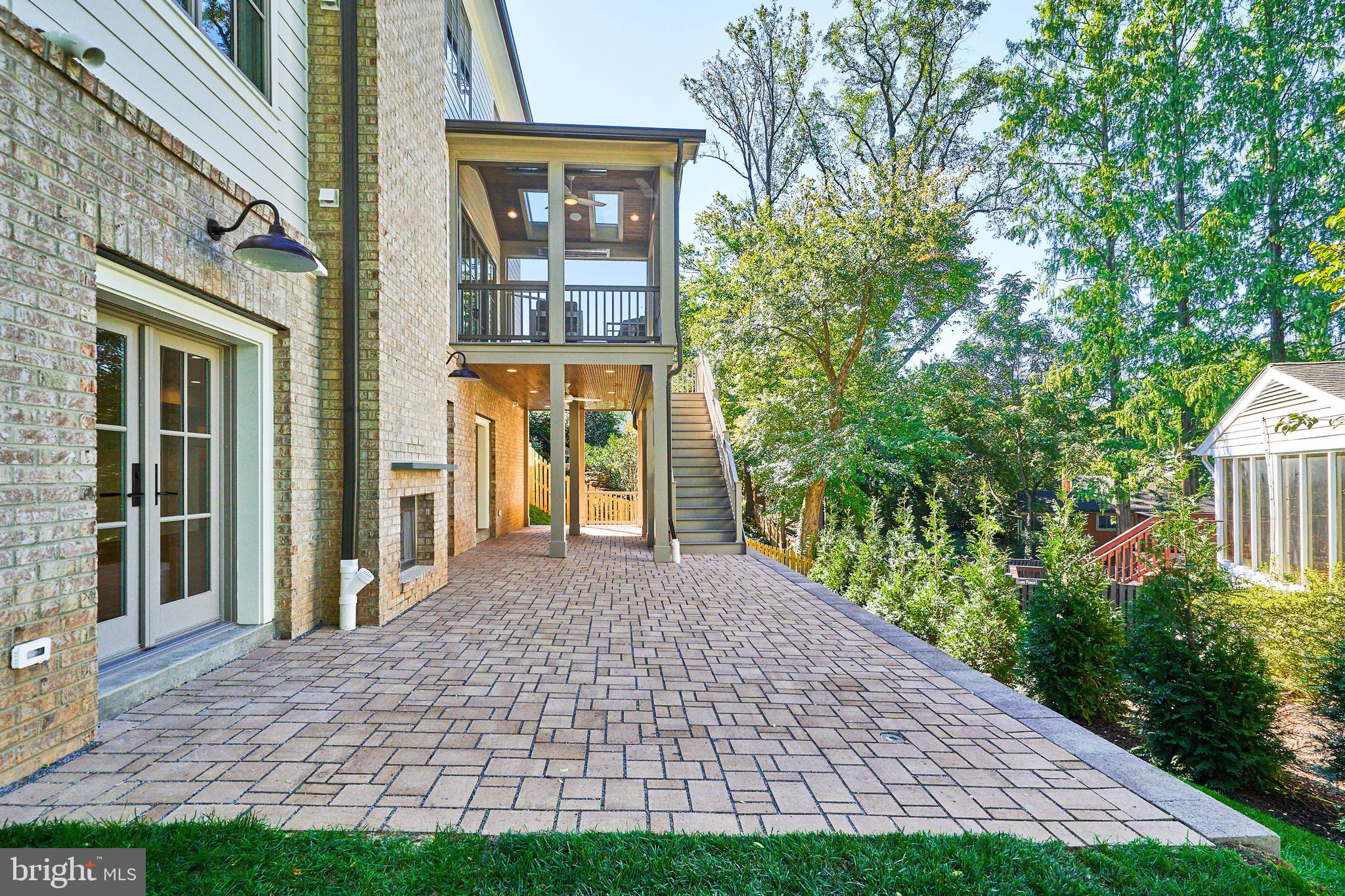 COUNTRY CLUB HILLS - Residential