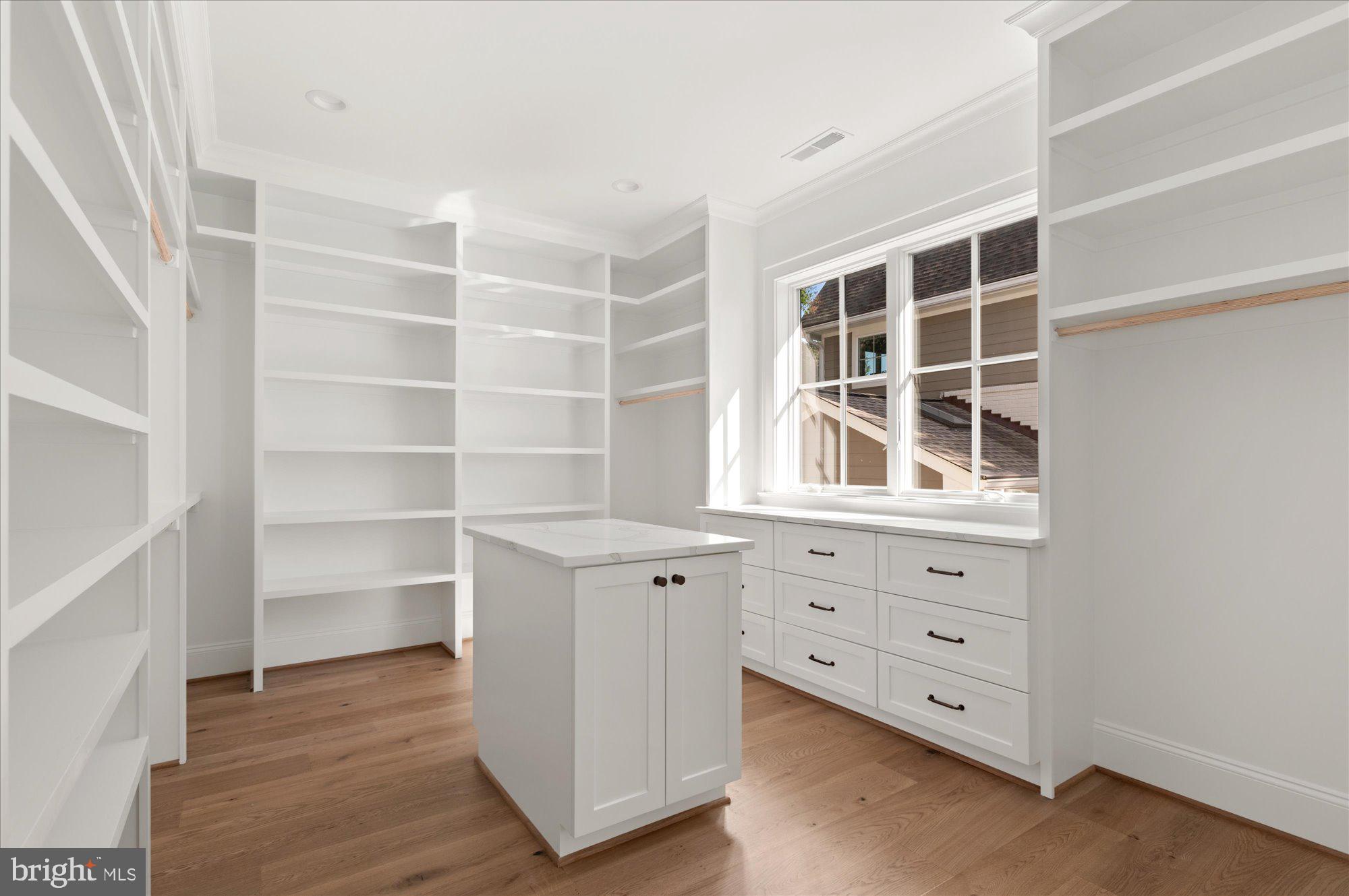 COUNTRY CLUB HILLS - Residential