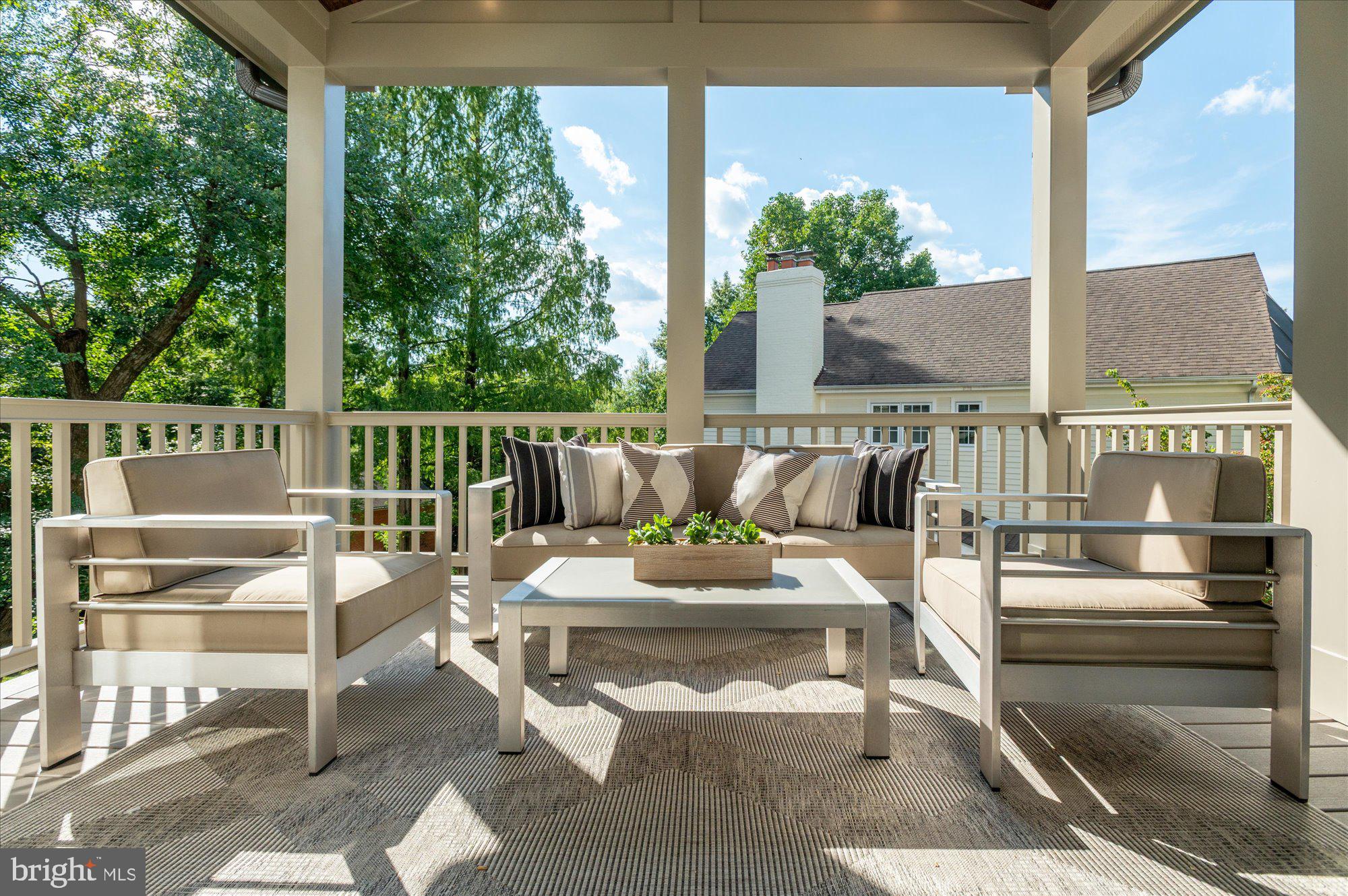 COUNTRY CLUB HILLS - Residential