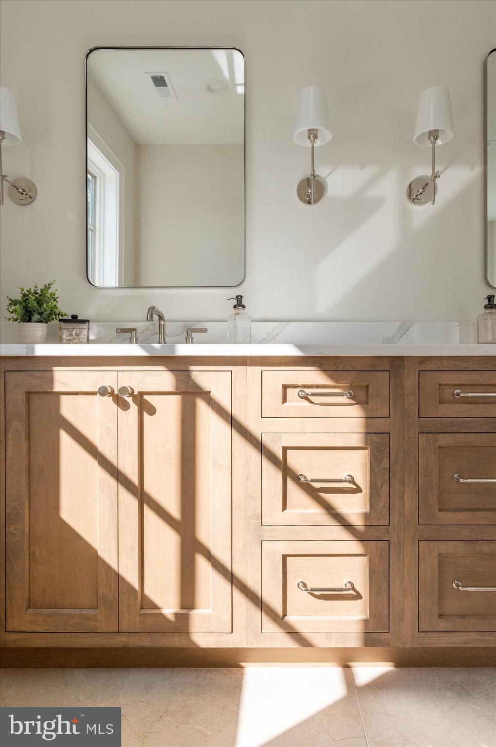 COUNTRY CLUB HILLS - Residential