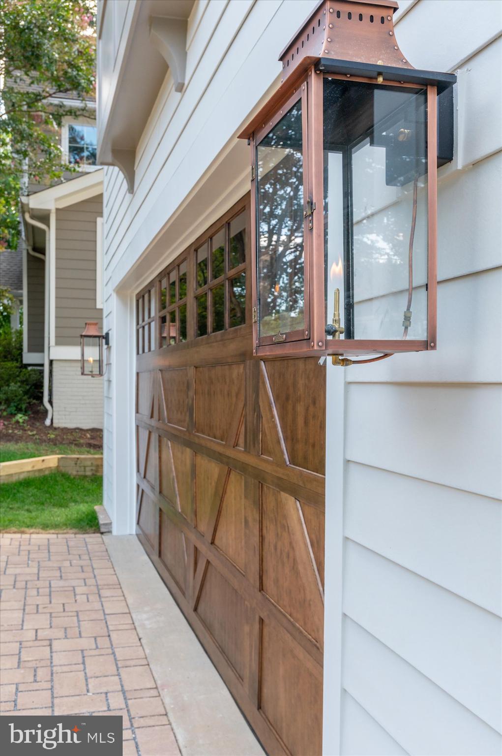 COUNTRY CLUB HILLS - Residential