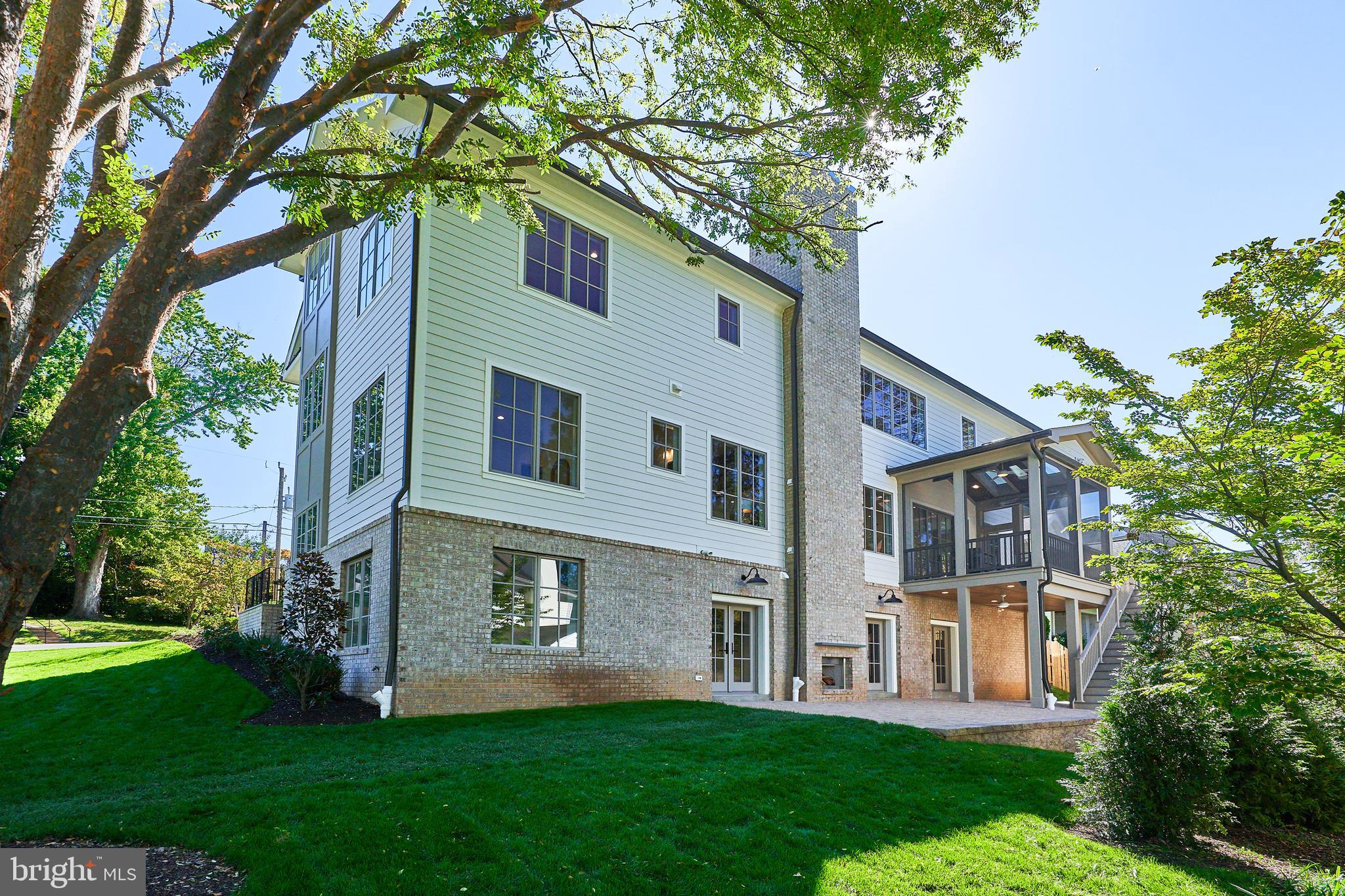 COUNTRY CLUB HILLS - Residential