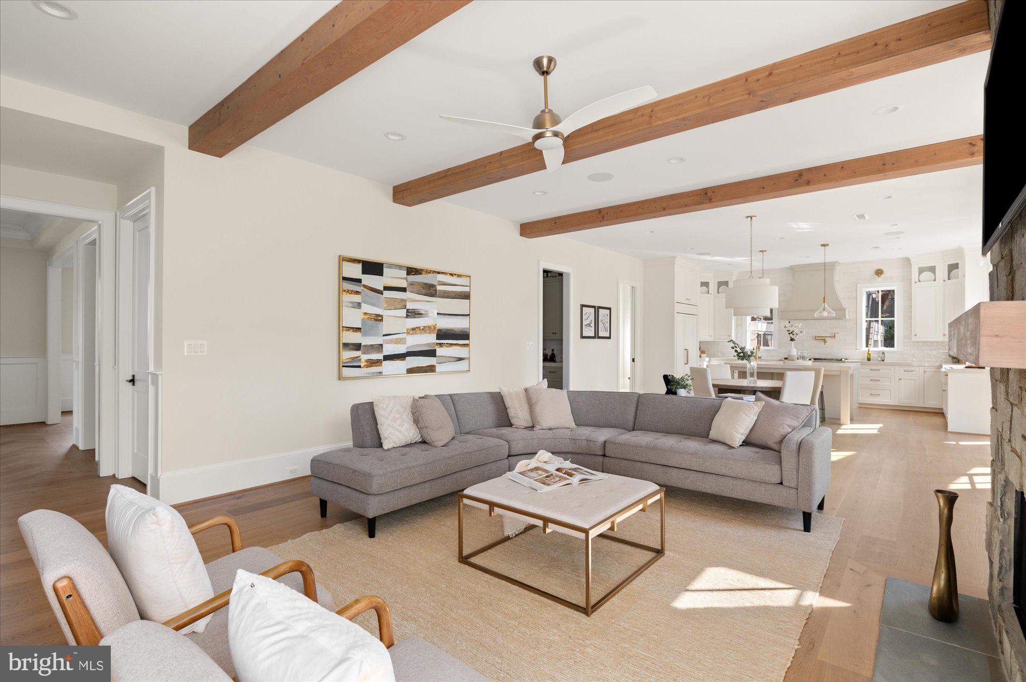 COUNTRY CLUB HILLS - Residential