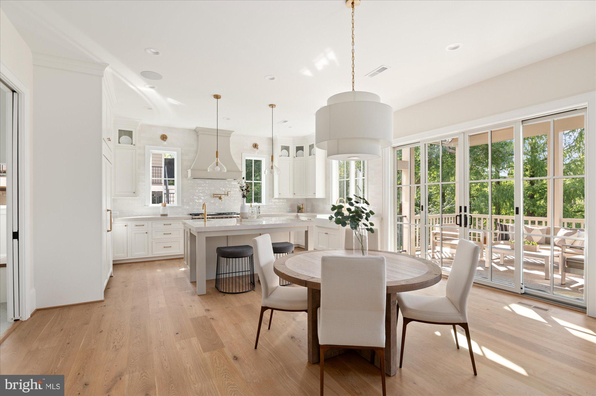 COUNTRY CLUB HILLS - Residential