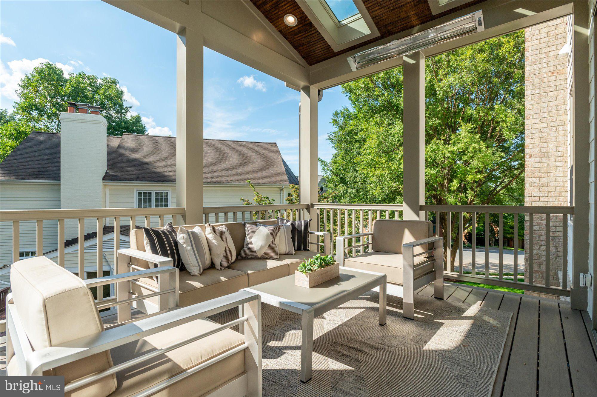 COUNTRY CLUB HILLS - Residential