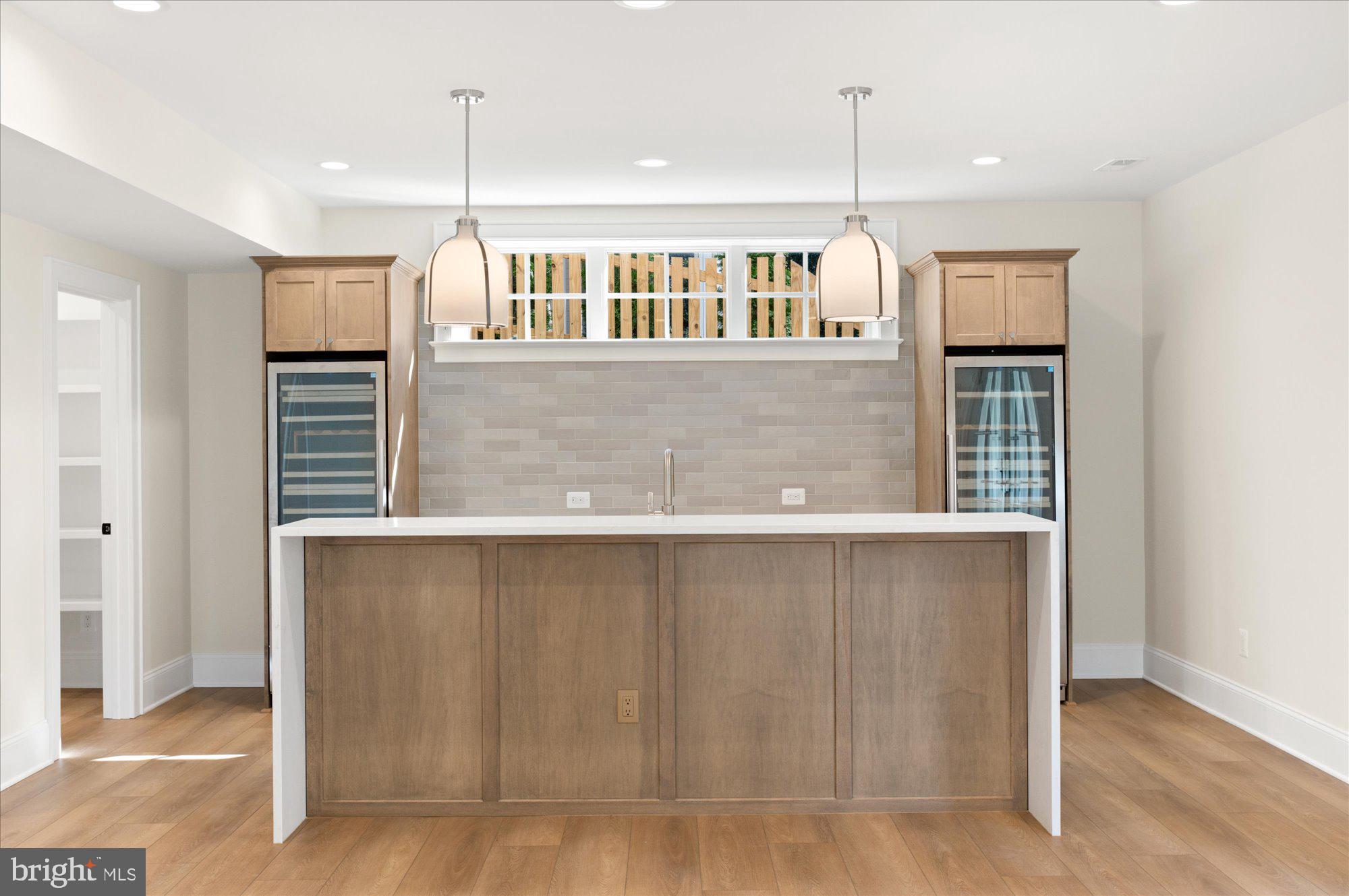 COUNTRY CLUB HILLS - Residential