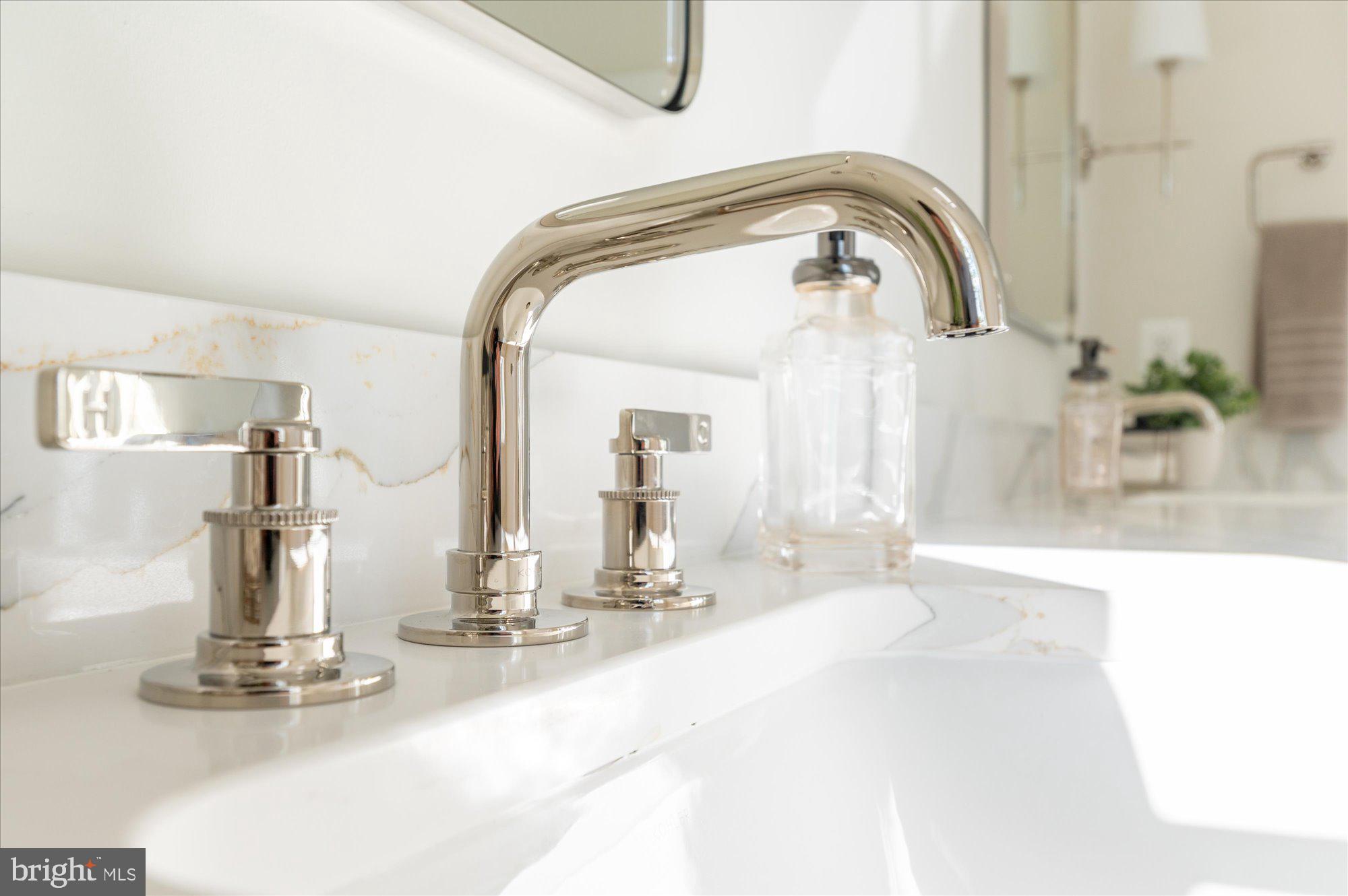 COUNTRY CLUB HILLS - Residential