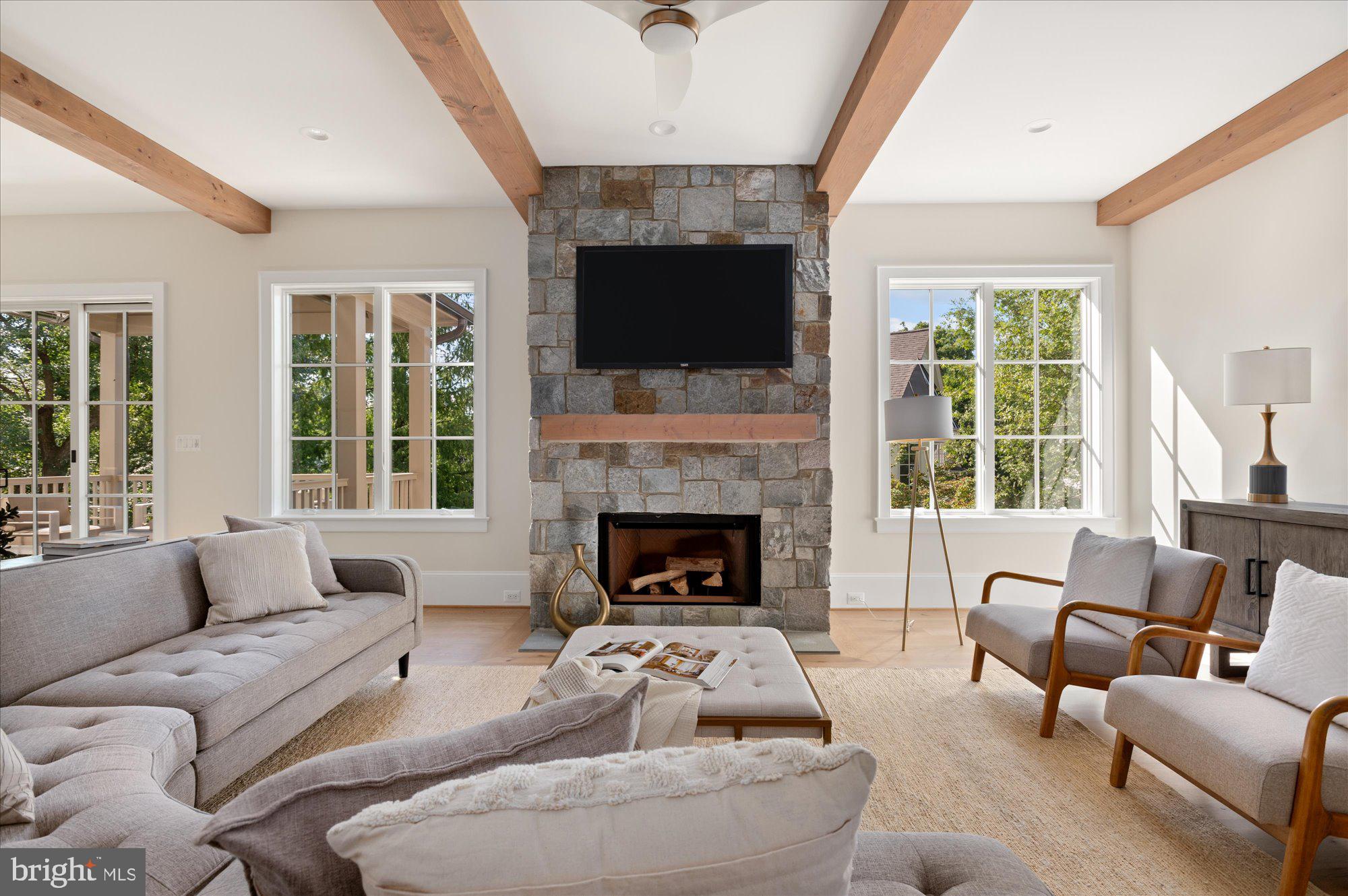 COUNTRY CLUB HILLS - Residential