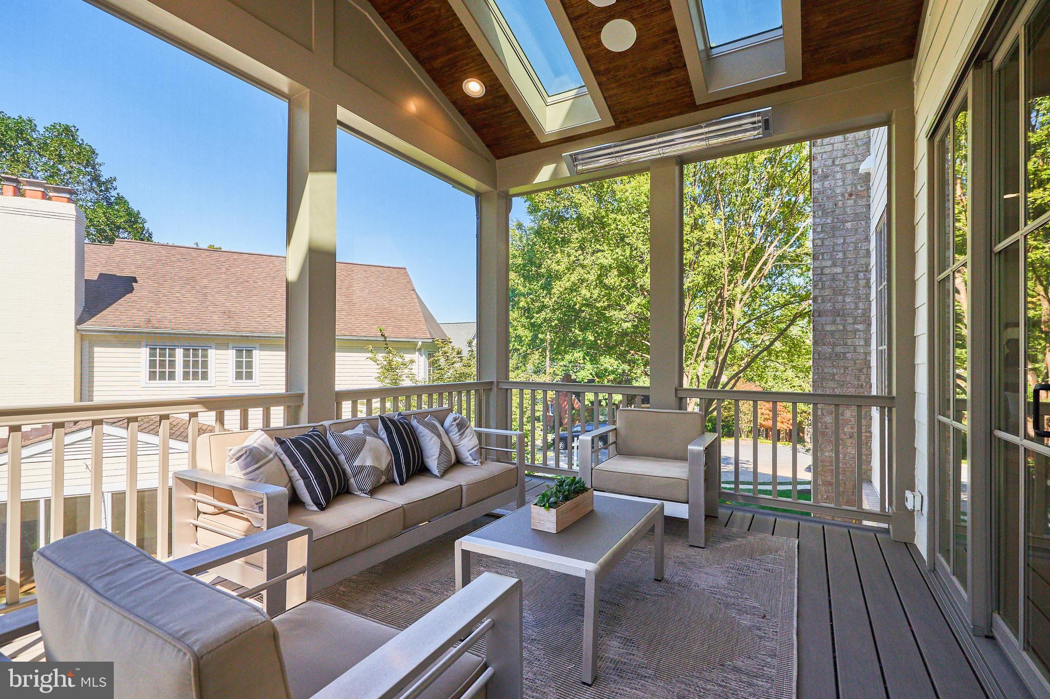 COUNTRY CLUB HILLS - Residential