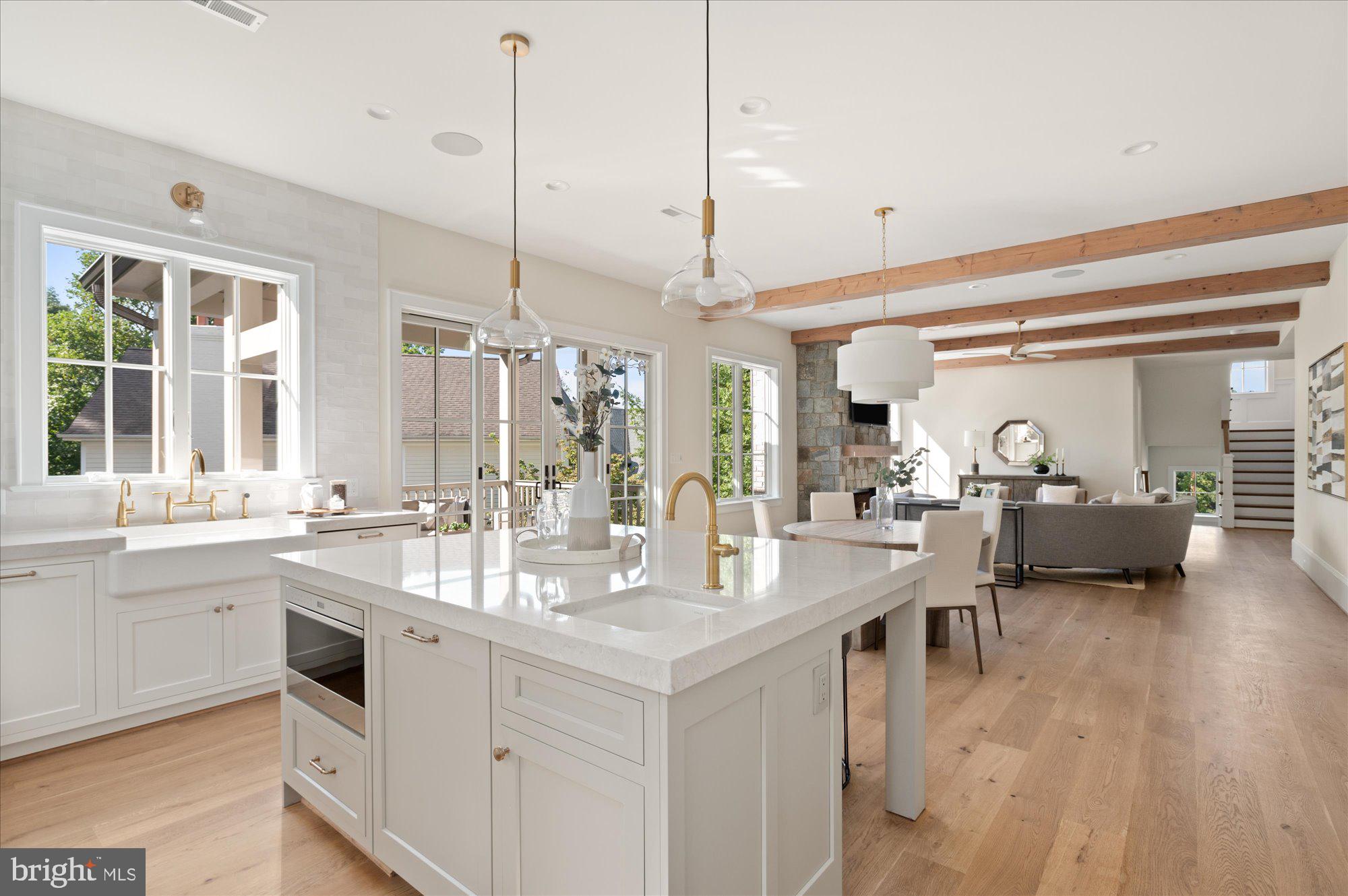 COUNTRY CLUB HILLS - Residential