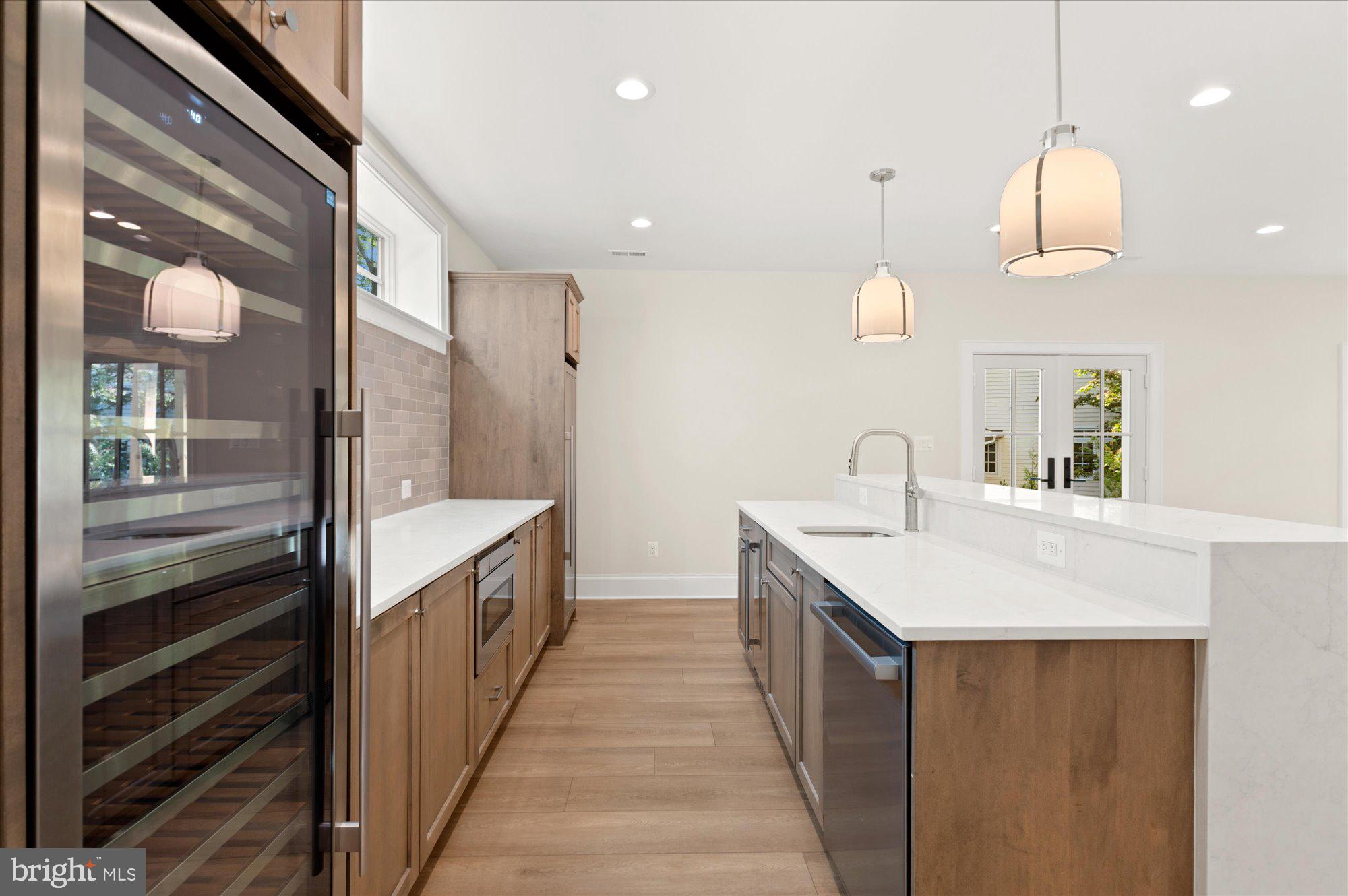 COUNTRY CLUB HILLS - Residential