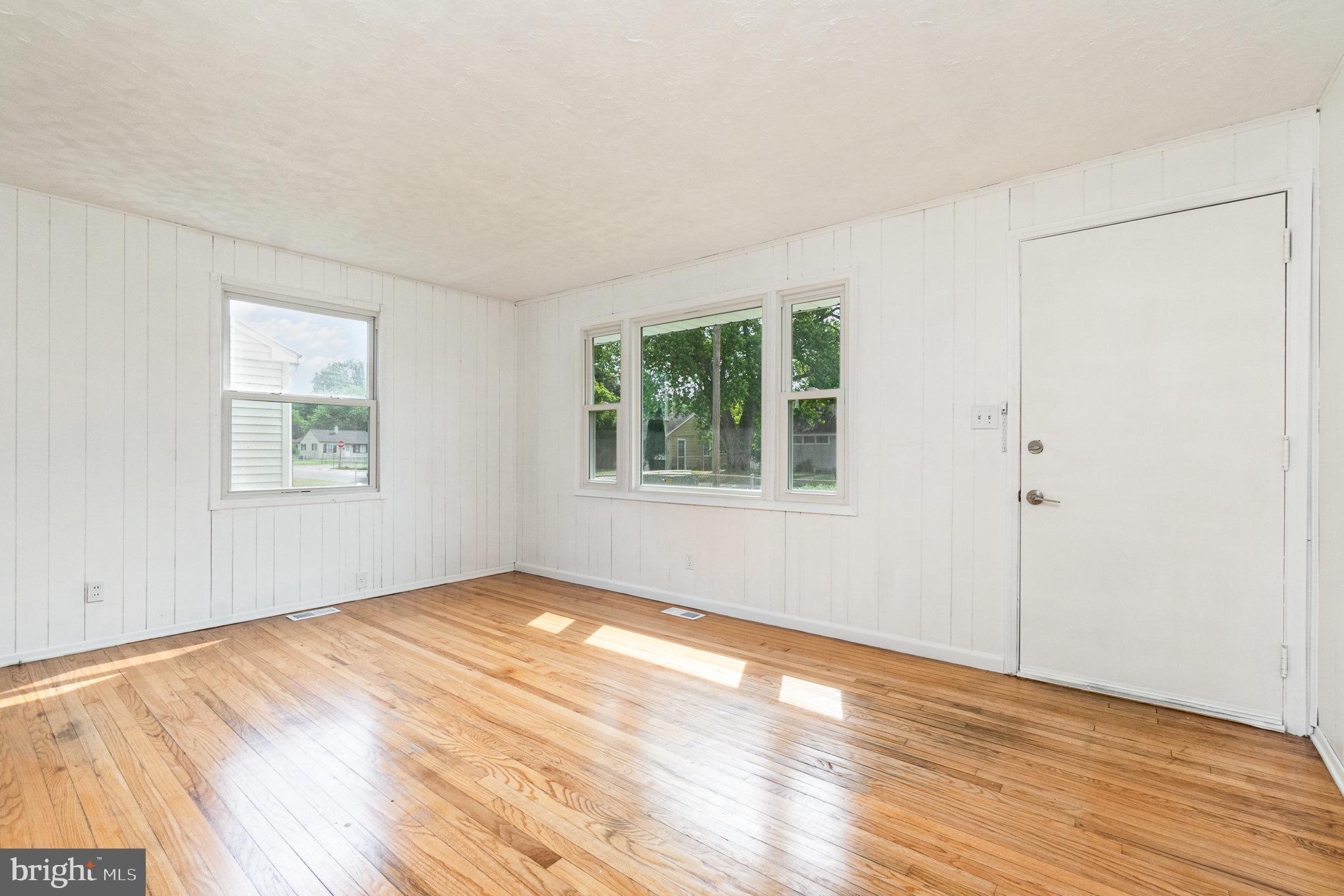 WINDSOR VILLAGE - Residential