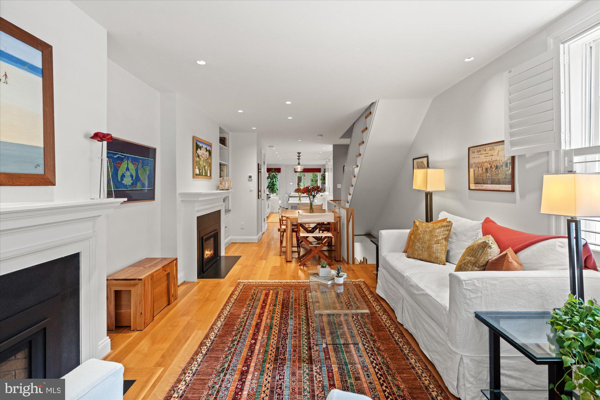 3274 P ST. NW