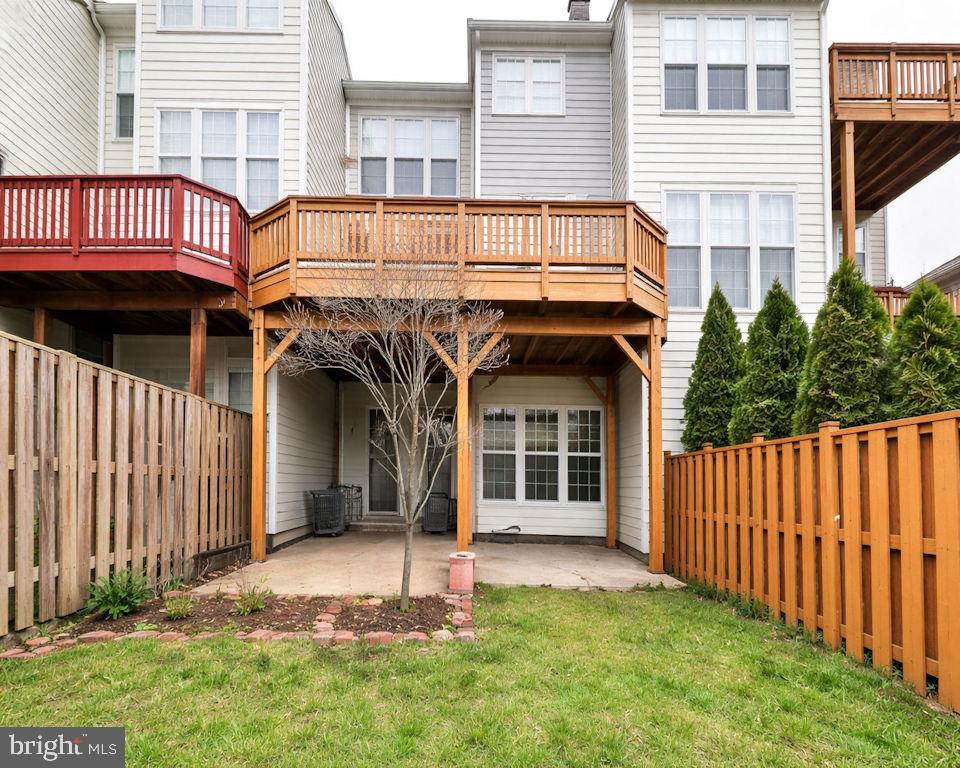 OVERLOOK - Residential Lease