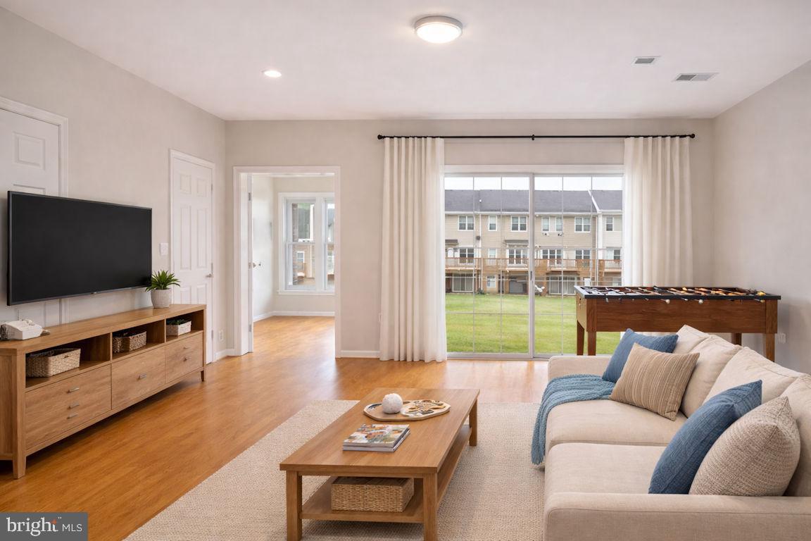 OVERLOOK - Residential Lease