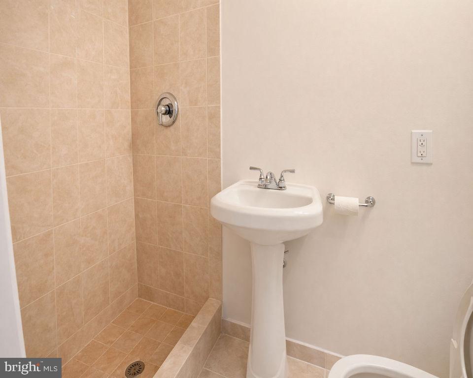 OVERLOOK - Residential Lease