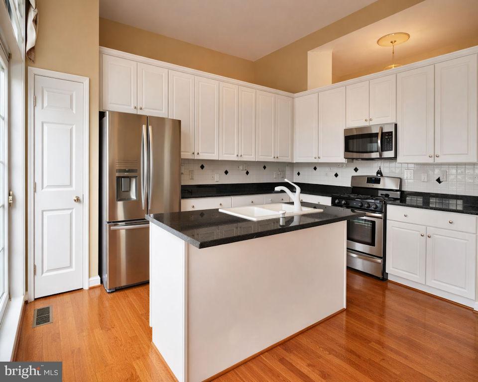 OVERLOOK - Residential Lease