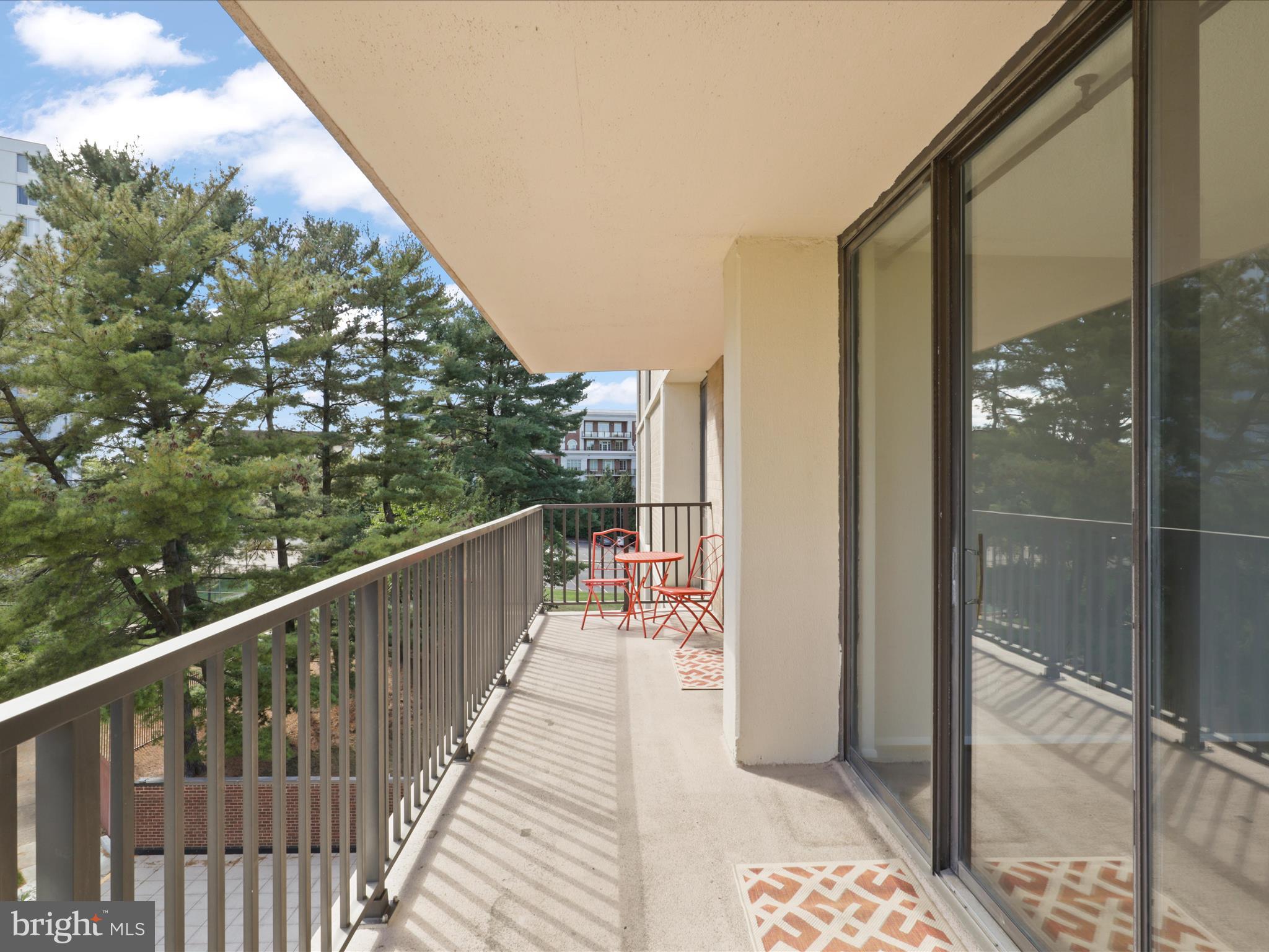 MCLEAN HOUSE - Residential