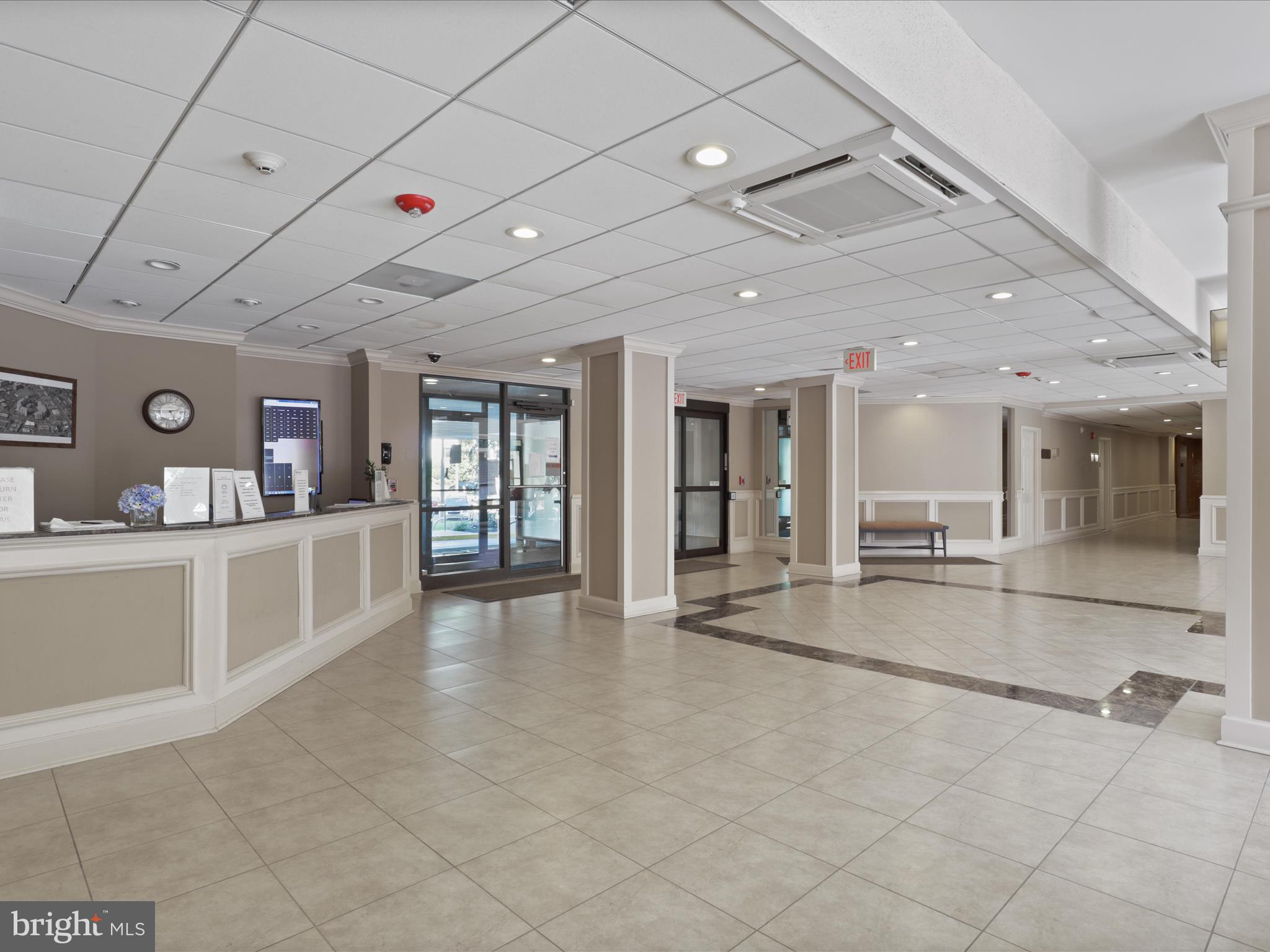 MCLEAN HOUSE - Residential