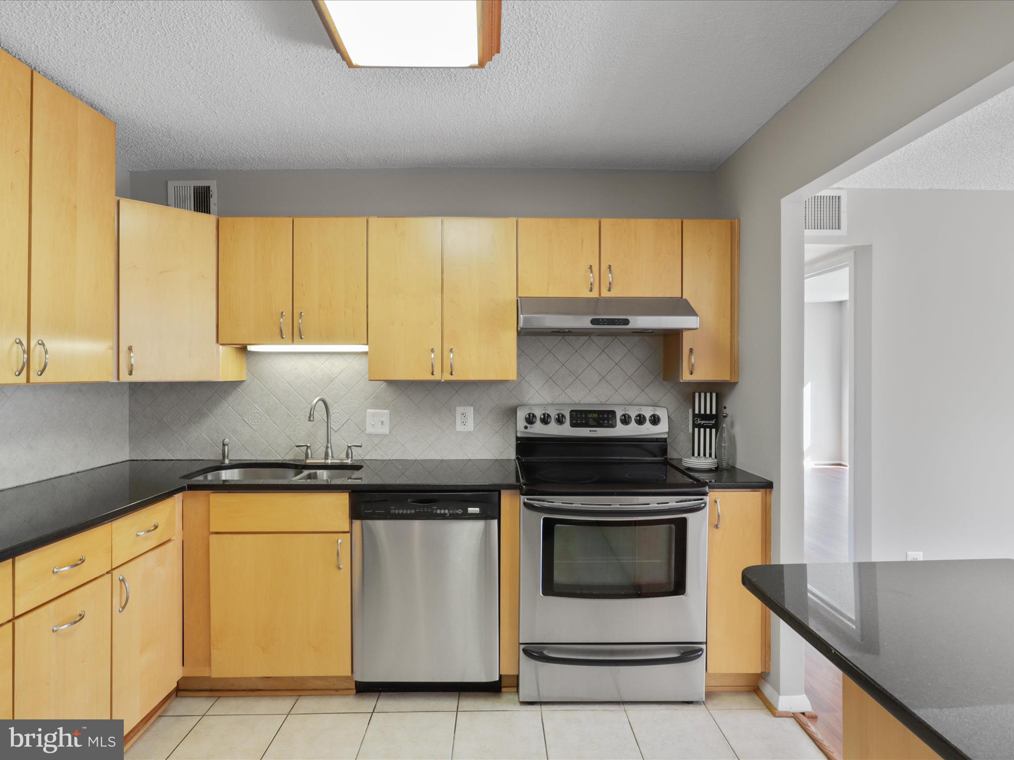 MCLEAN HOUSE - Residential